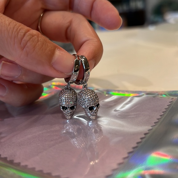Crystal silver pavé skull earrings with silver rhodium huggie. Handmade by me - Picture 4 of 6